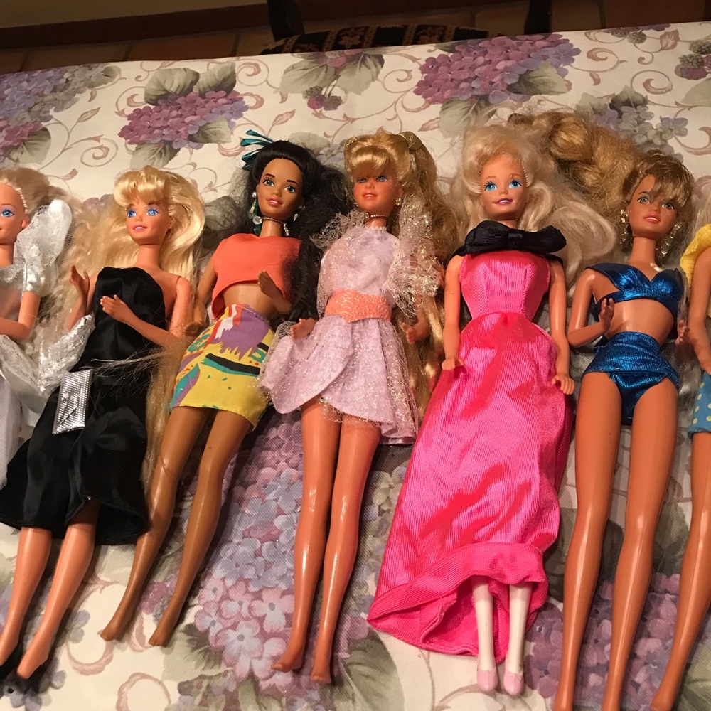 GROUP OF  SEVEN BARBIE’S 1990s (WILL SELL SEPARATELY ) or bundled. - Picture 5 of 16